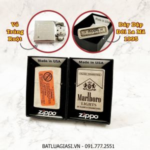 BẬT LỬA ZIPPO MỸ BẠC CỔ LOGO MARLBORO MẪU 1 - ĐỜI LA MÃ 1995 - RUỘT USA (CÓ TEM ĐỎ) - (XÀI XĂNG) #BẠC CỔ